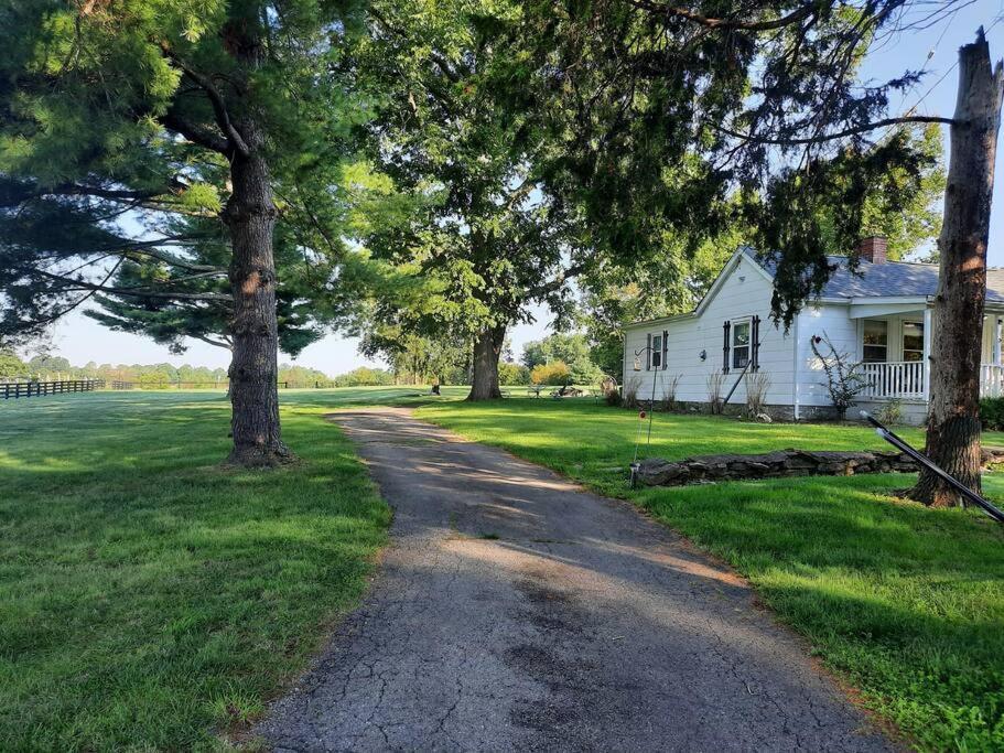 Charming Cottage On A City Farm! Лексингтон Экстерьер фото